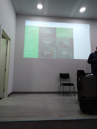 Charla del Gerente Jesus Garcia Jurado de la empresa UNIVERSODRONE html 2cebdfad6b7f745