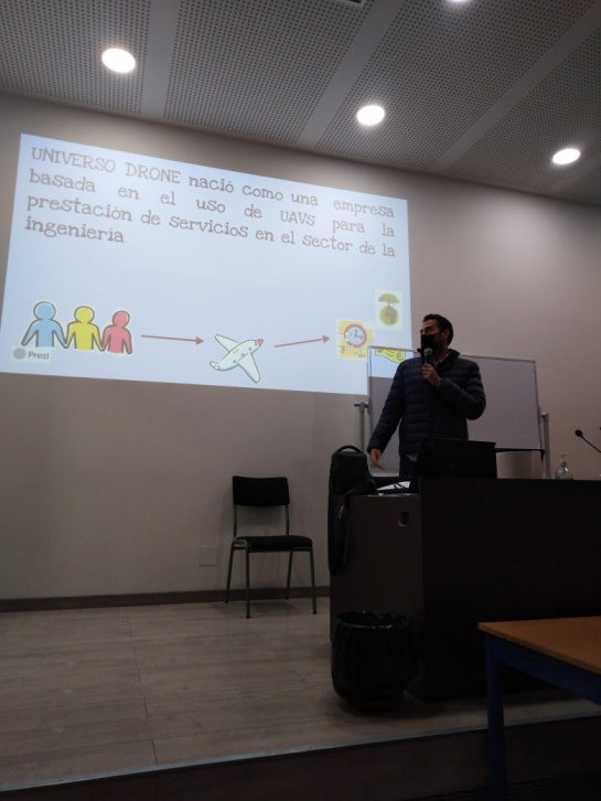 Charla del Gerente Jesus Garcia Jurado de la empresa UNIVERSODRONE html 67a6648d2a9c26fc